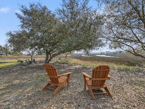 3rd image of 3925 James Bay Rd #11-D