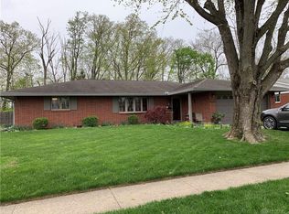 6200 Woodville Dr, Dayton, OH 45414