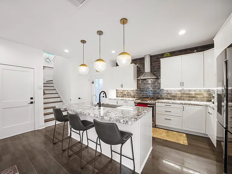 209 Blueberry St — Photo 11