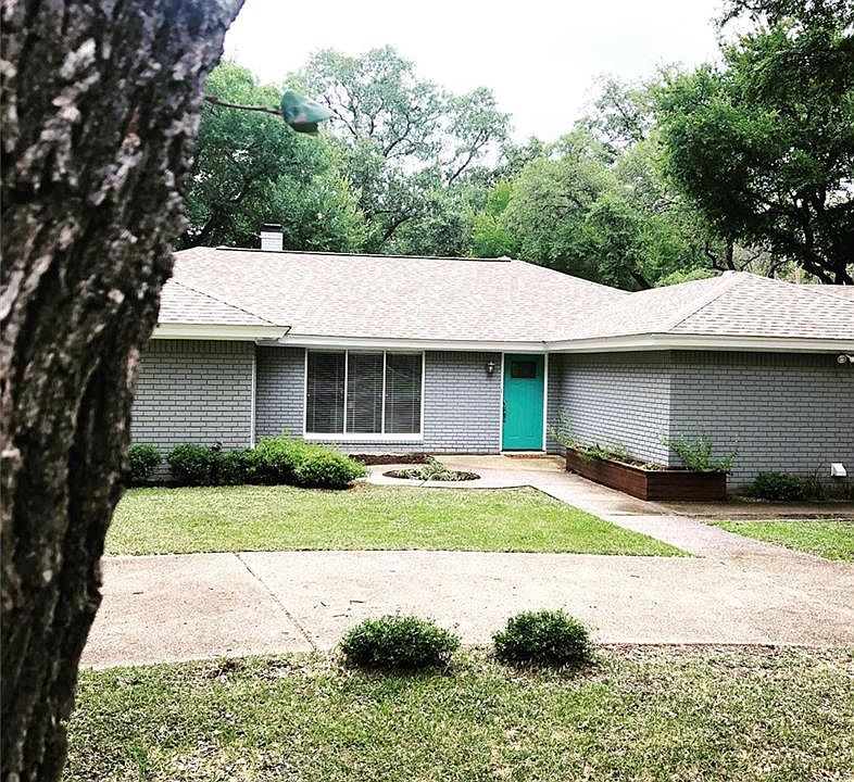 1st image of 701 Whispering Oaks Dr