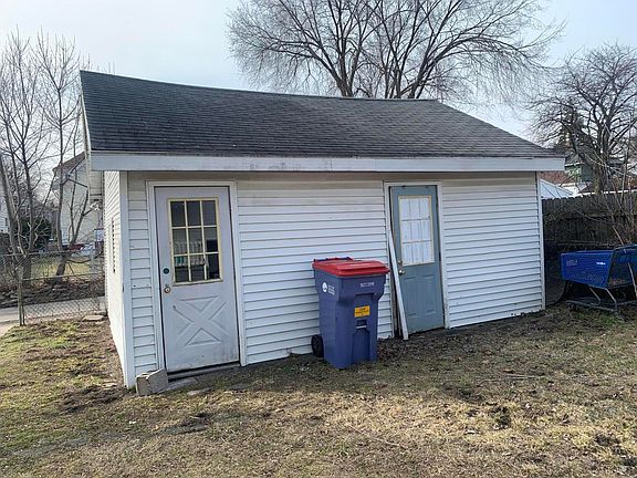 4th image of 1319 Muskegon Ave NW