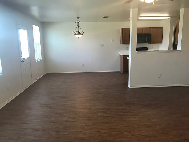 1045 Cavern Dr — Photo 7