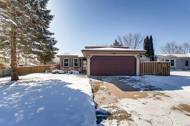 908 Valley View Trl photo 1