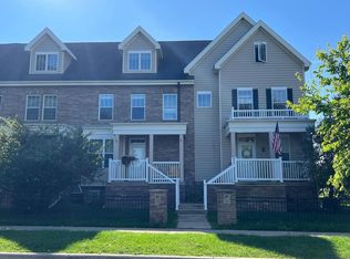 25 S Gardens Way, Fitchburg, WI