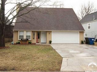 3109 Creekwood Dr, Lawrence, KS 66049