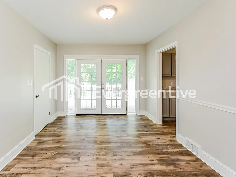 2832 Loch Dr — Photo 9