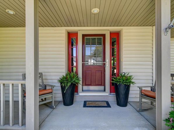 717 Larvik Lane, Stoughton, WI 53589