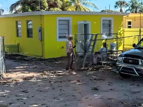 10215 SW 184th St, Miami, FL 33157