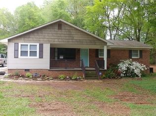 1319 Rosewood Dr, Dallas, NC 28034