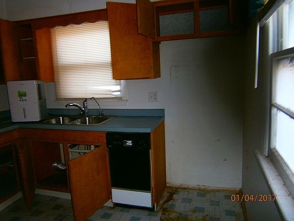 3rd image of 1019 Barberry Ln