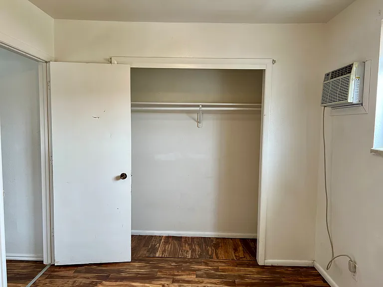 519 Camp St #9 — Photo 9