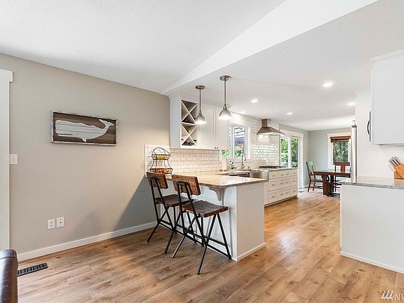 4th image of 12904 126th Avenue Ct E