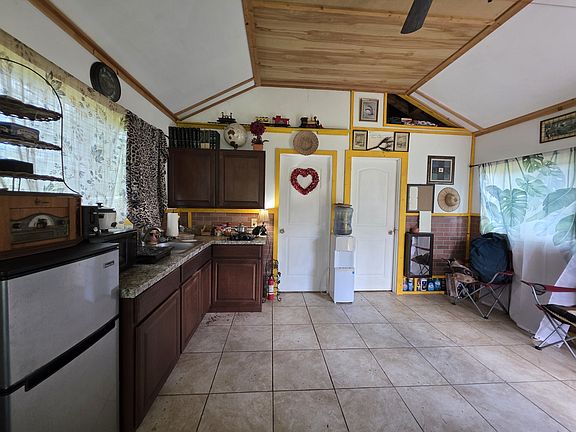 2nd image of 646 Pahoa Rd