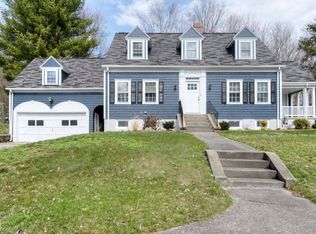 352 Salisbury St, Worcester, MA 01609