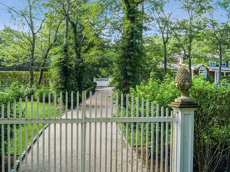 371 Sag Harbor Tpke — Photo 56