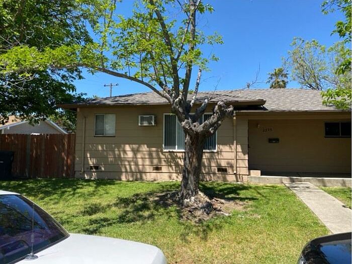 1st image of 2295 Craig Ave