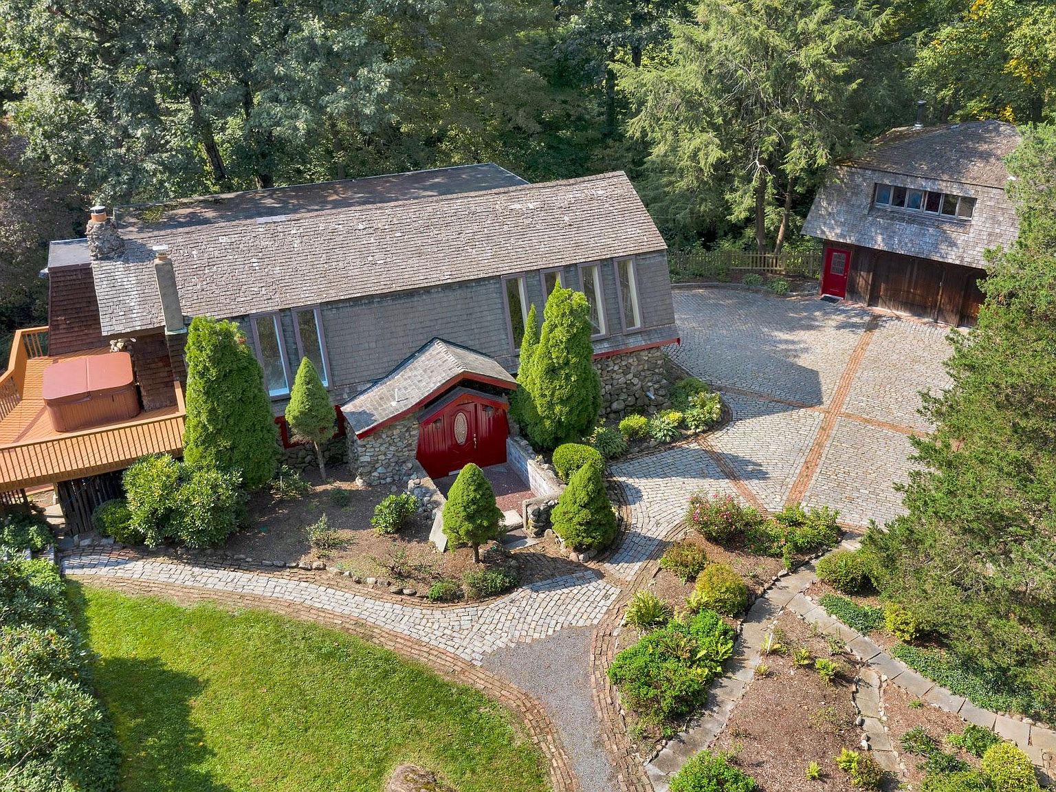 洋書 Mountain Houses 44 S Mountain Rd, New City, NY 10956 | Zillow