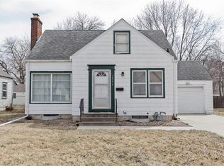 2427 G Ave NE, Cedar Rapids, IA 52402