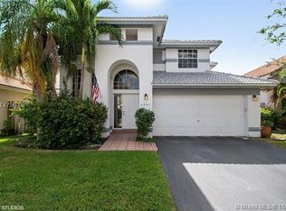 6904 NW 26th St, Margate, FL 33063