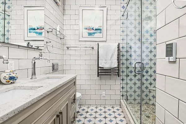 Sold by Christie's International Real Estate Group, LLC | media 20