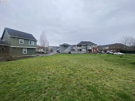 5th image of 1305 NE Village St