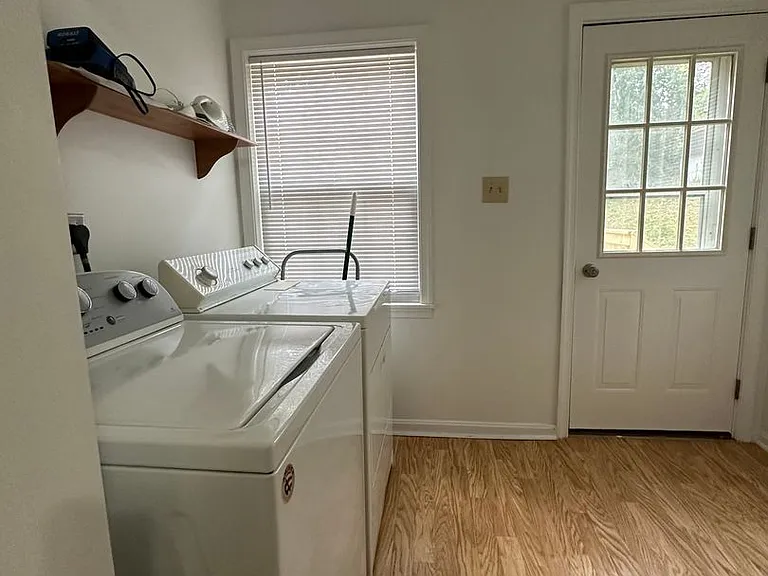 109 E Pall Mall St — Photo 6