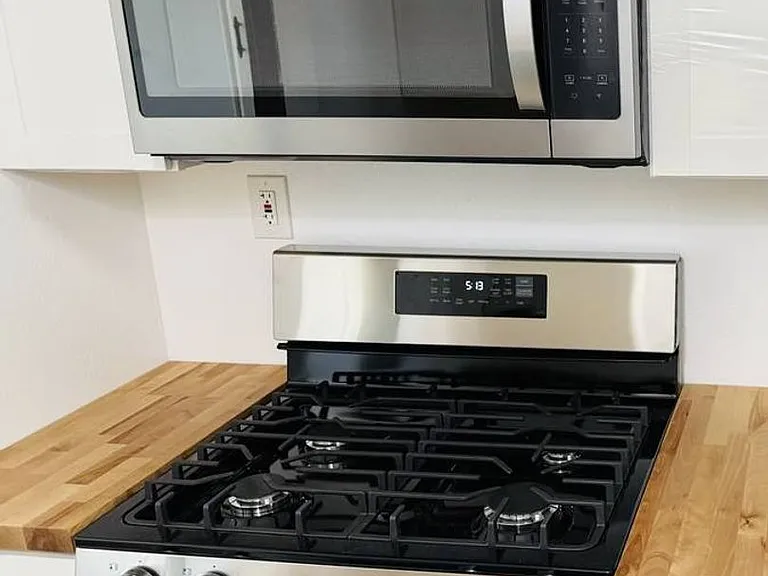 6820 N Blue Blvd — Photo 9