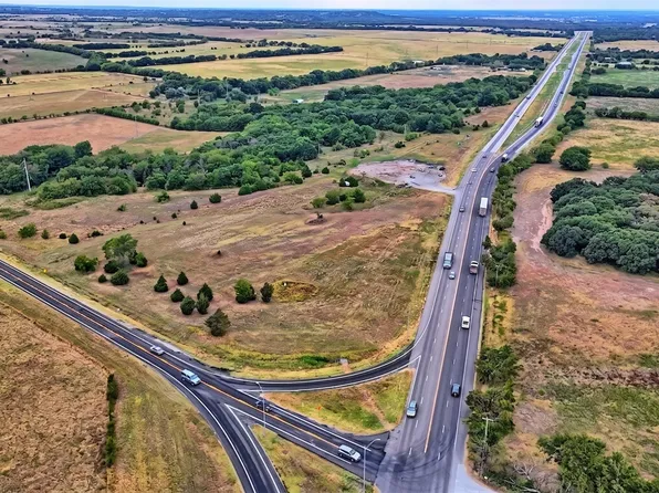 907 Us Highway 82 E, Saint Jo, TX 76265