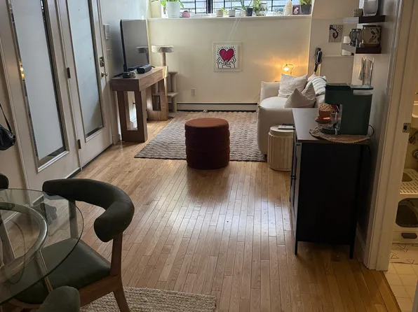 77 Phillips St #M, Boston, MA 02114