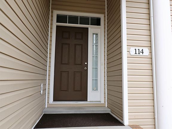 3rd image of 114 N Hampton Ct