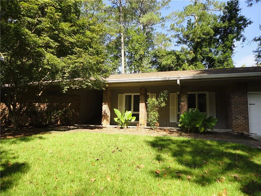 3 bed, 2.0 bath, 2048 sqft, $2,700 — Photo 1