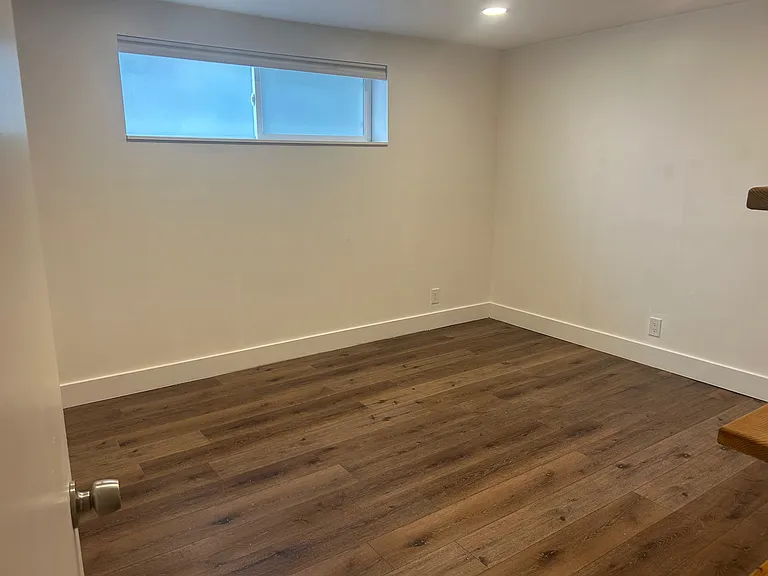 1208 E Charlton Ave — Photo 11