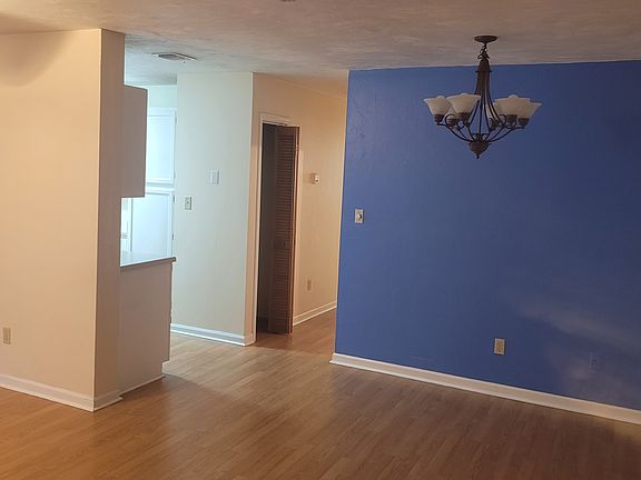3rd image of 1521 Belmont Trce