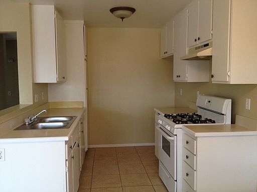 3rd image of 23801 Betts Pl