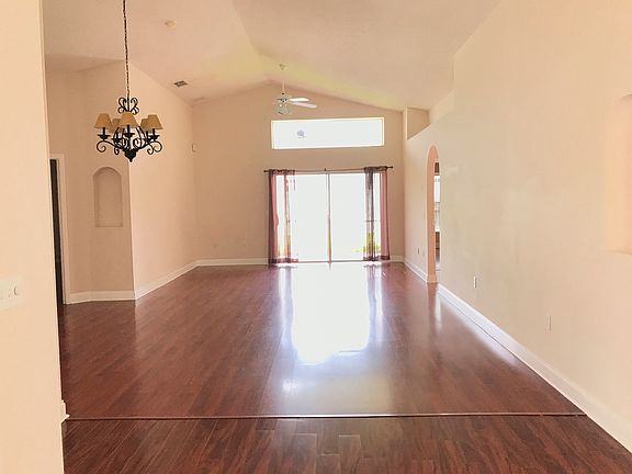 4th image of 2509 Balmoral Dr