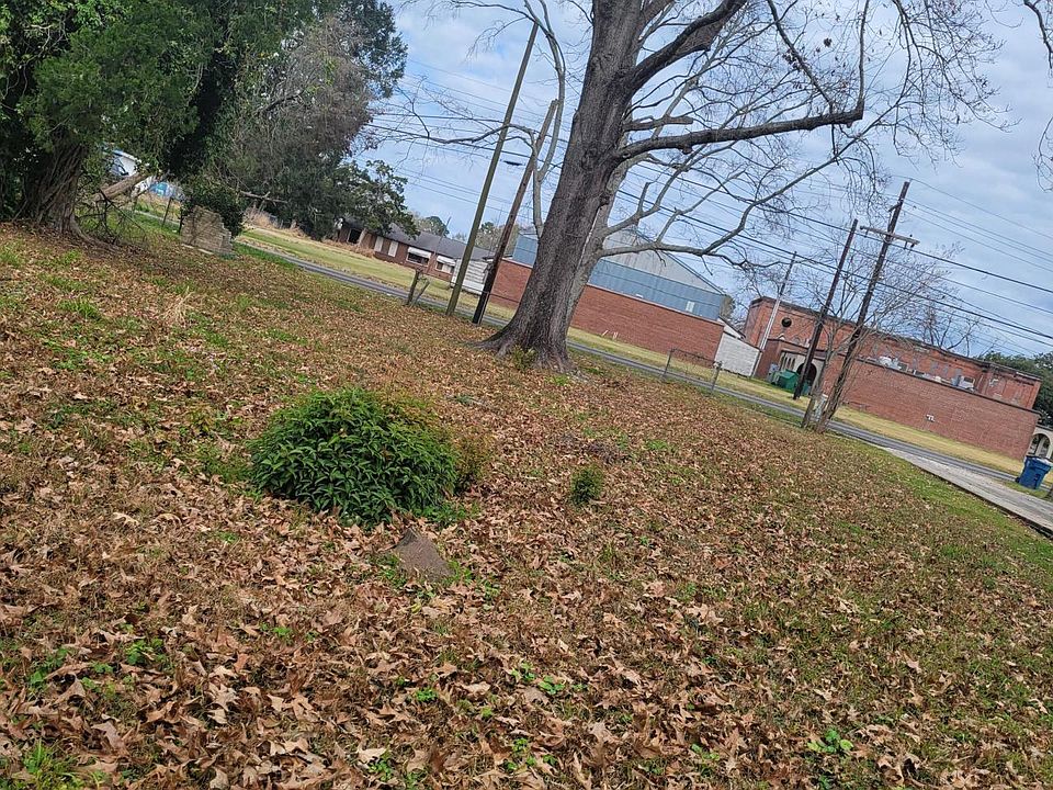 1st image of 406 Carmel Dr