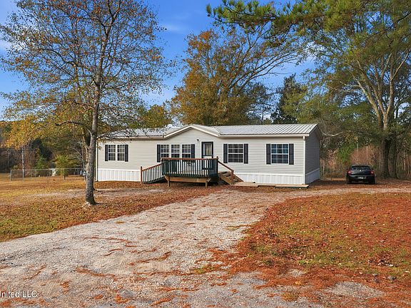 3rd image of 18519 Lakewood Ct