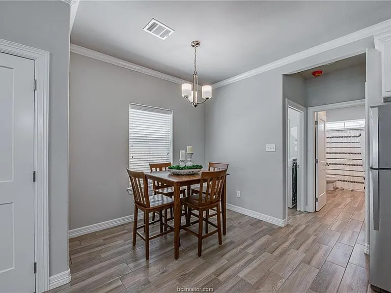 404 Poplar St #A — Photo 8