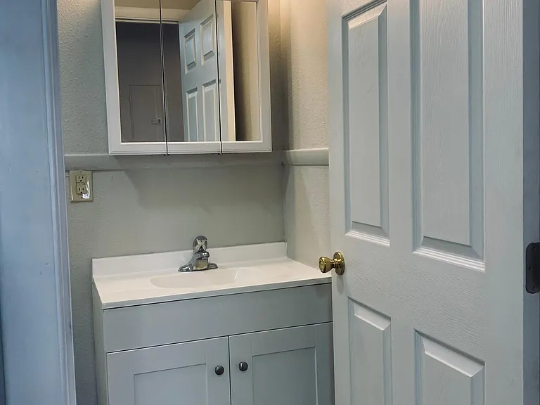 209 S Fort St #13 — Photo 7