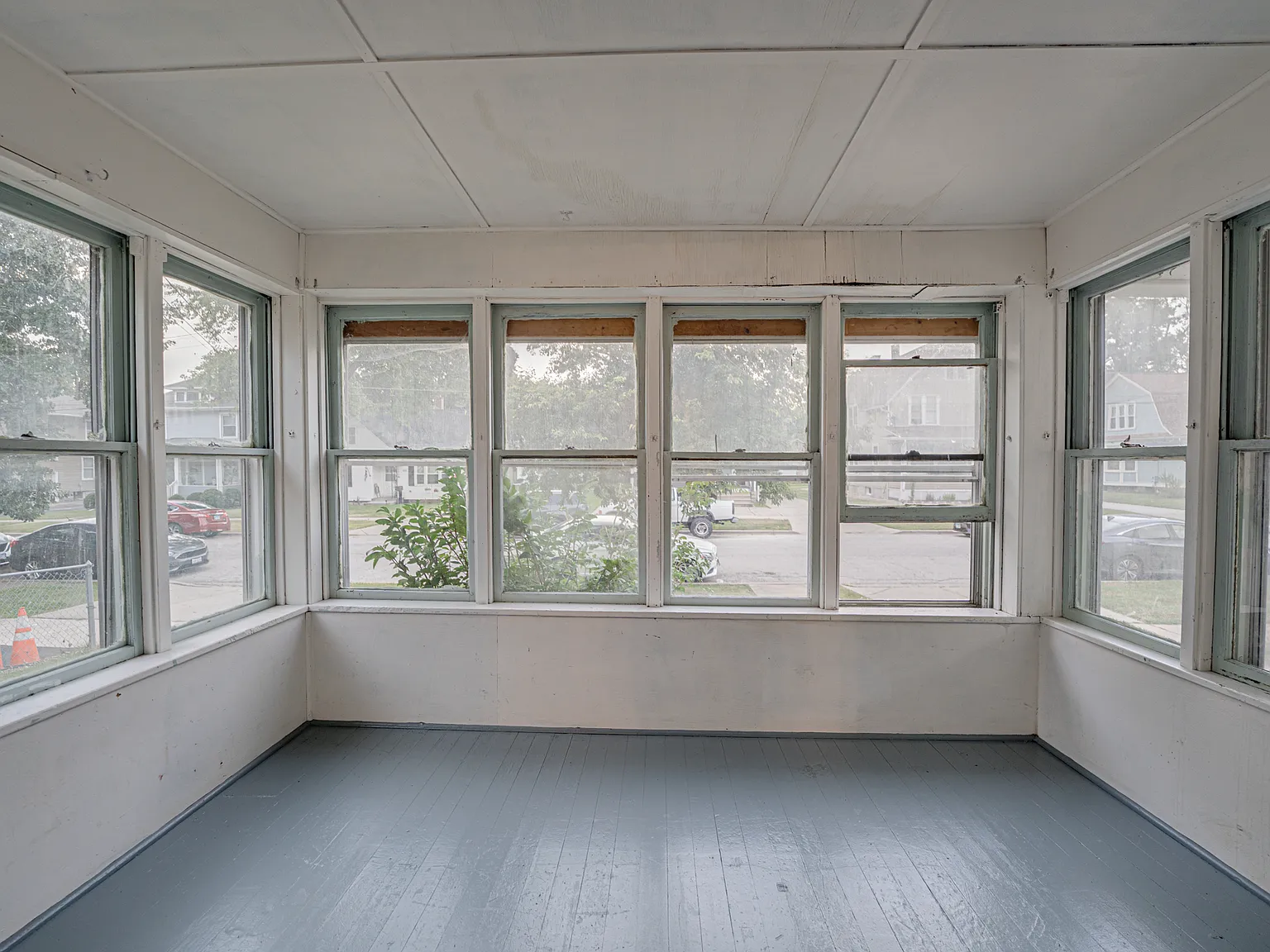 3 bed, 700 sqft, $1,750 — Photo 2