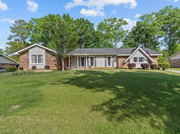 1317 Cambridge Rd, Dothan, AL 36305