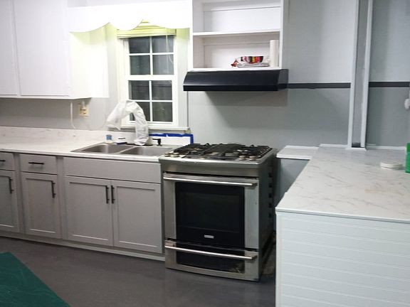 5th image of 910 Lagro Dr