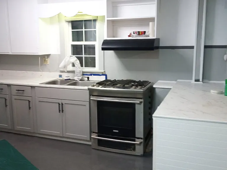 910 Lagro Dr — Photo 5