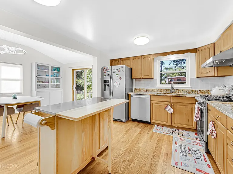 319 Park Dr — Photo 7