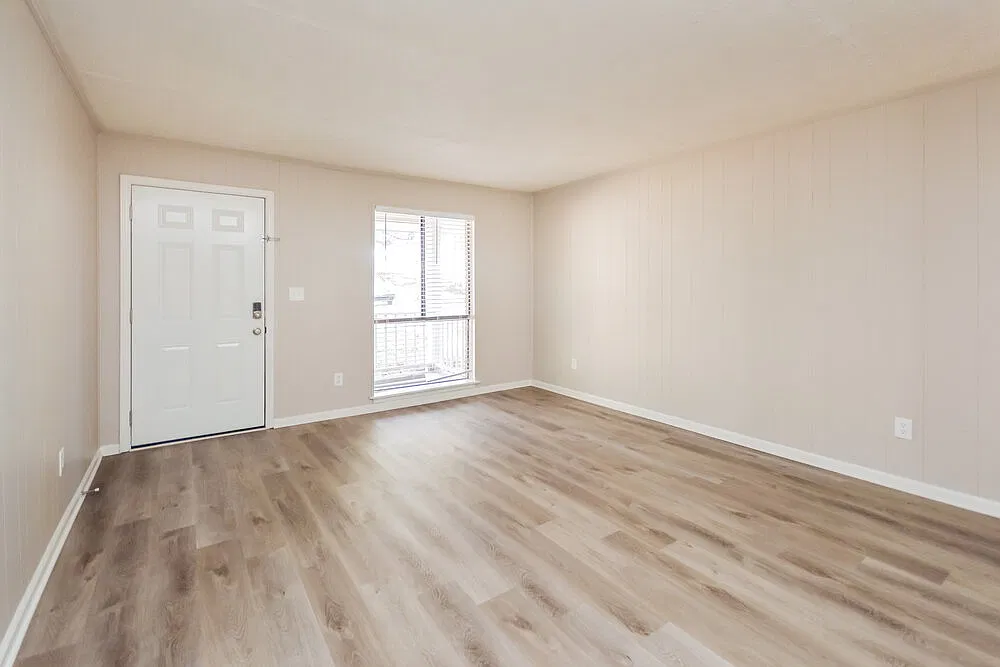 3 bed, 1.0 bath, 1073 sqft, $1,505 — Photo 3