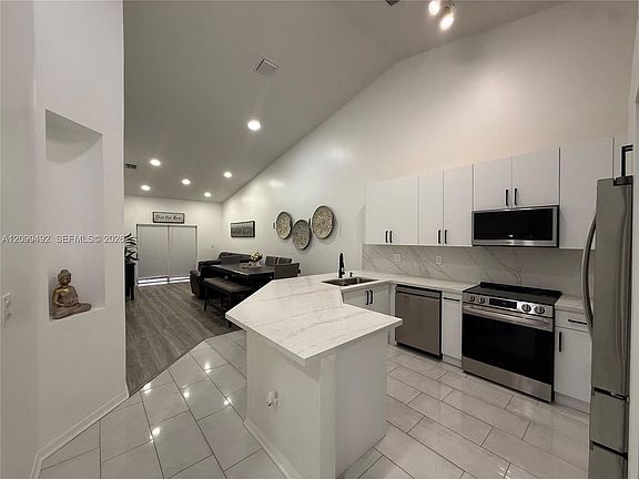 3rd image of 1238 NE 32nd Ter
