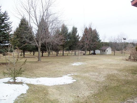 3rd image of 4631 72nd Ave