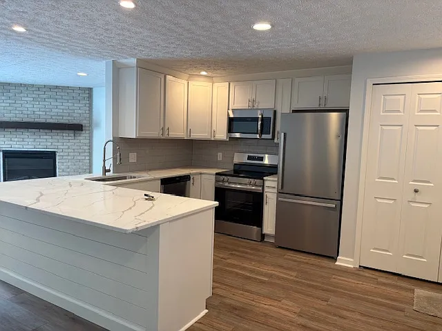 2 bed, 1.5 bath, 1100 sqft, $1,795 — Photo 2
