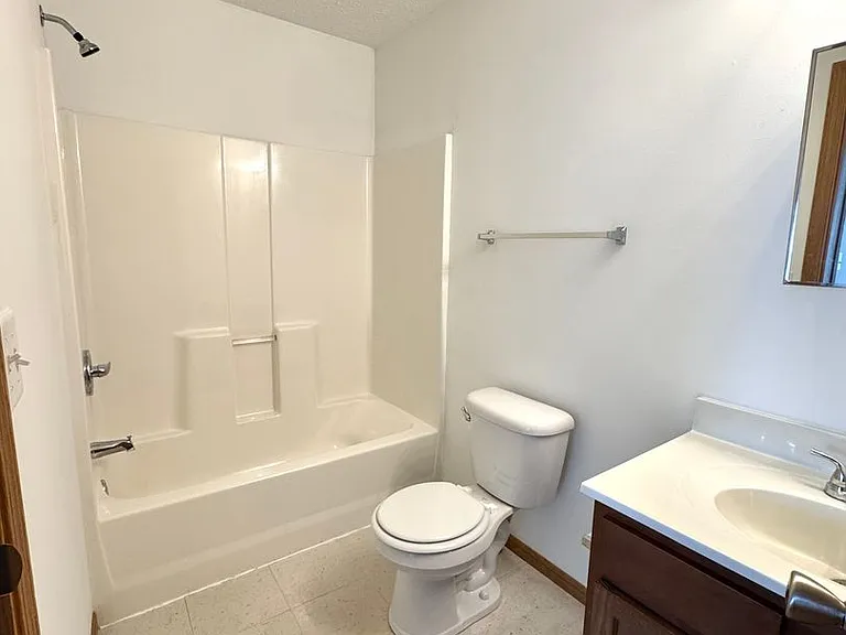 Southern Winds Apartments — Photo 24