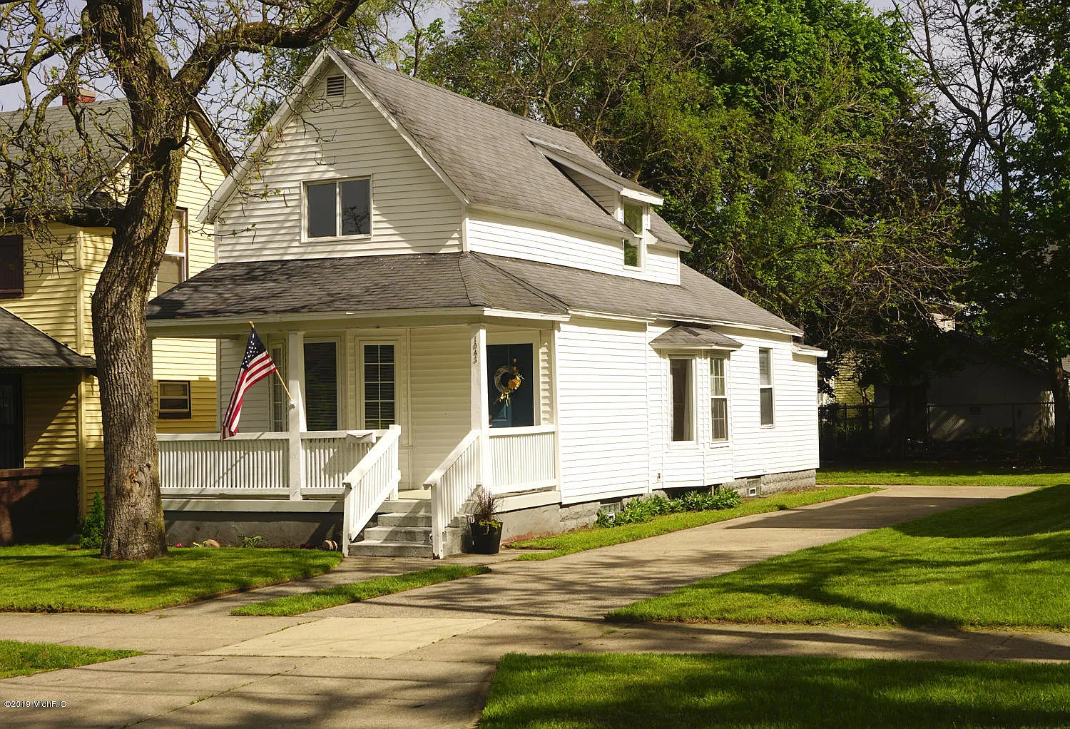 1043 Prince St SE photo 1